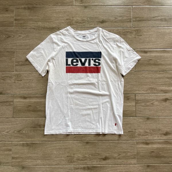 Levi’s teeshirt